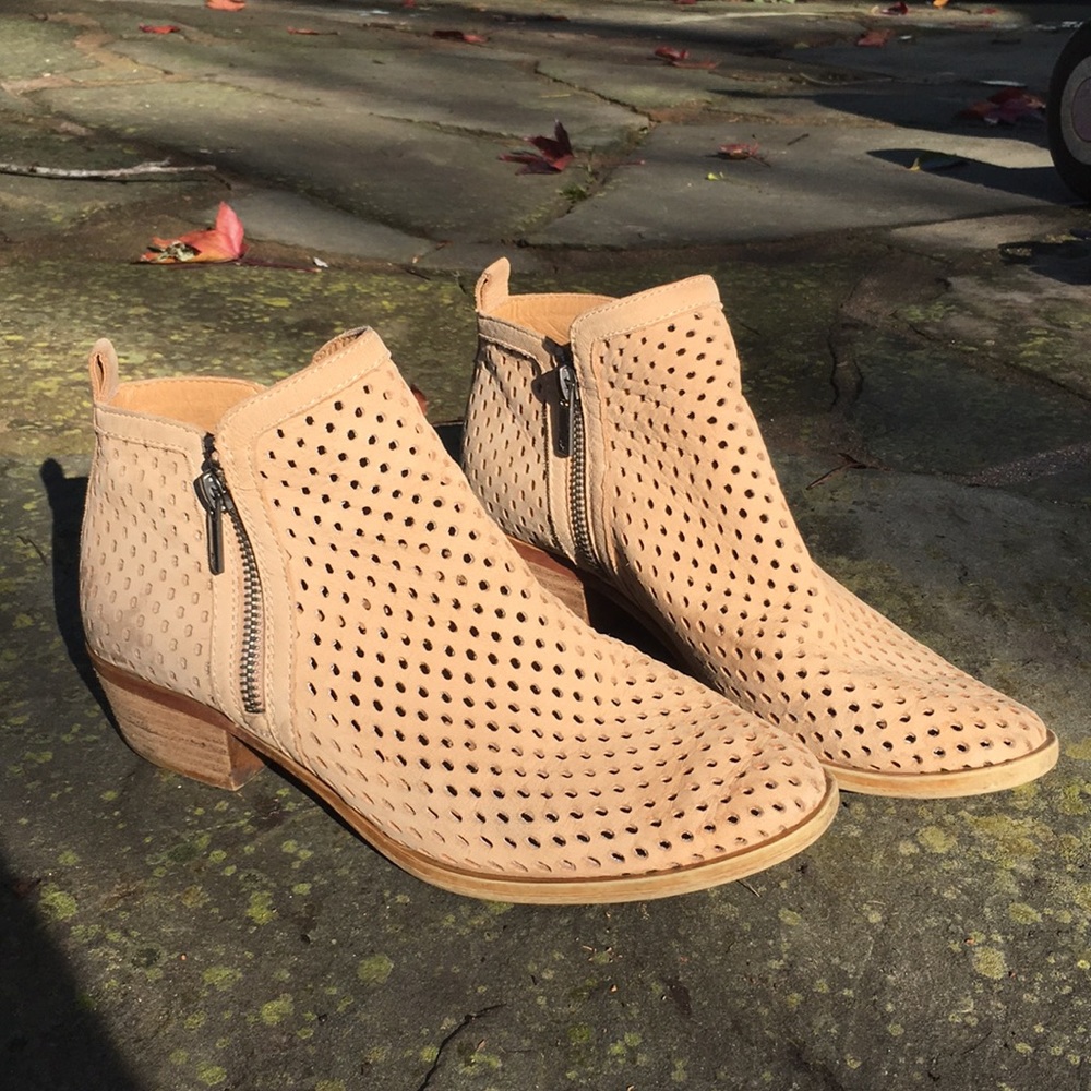 Lucky Brand tan leather booties.